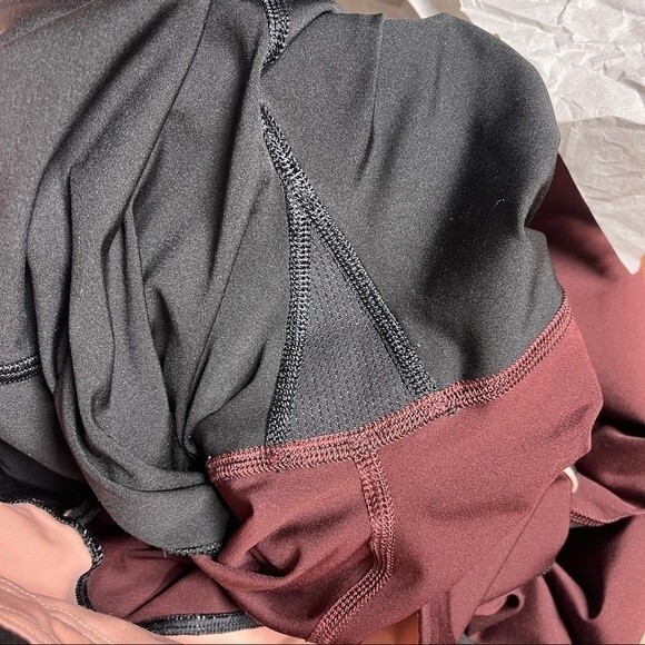 Athleta Velocity Stash Pocket Colorblock Capri in Antique Burgundy/Black S - Picture 10 of 15